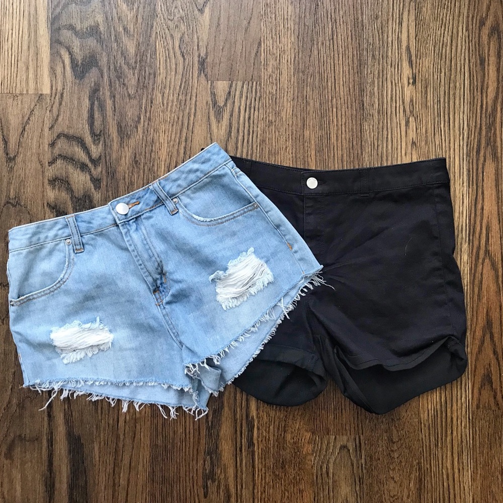 Bundle of TWO High-Waisted Jeans and Cotton Shorts